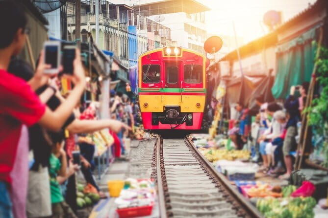 Maeklong Railway and Damnoen Saduak Floating Market Tour - Practical Aspects and What You Should Know
