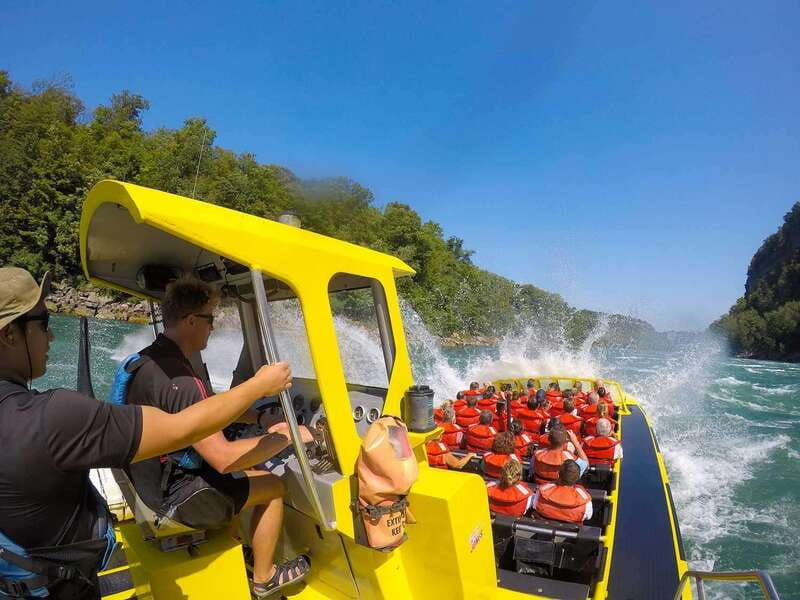 maid-of-the-mist-jetboat-ride-lunch-ice-cream-included-2
