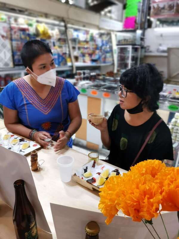 mexico-city-mezcal-pulque-tasting-at-exotic-market-stall