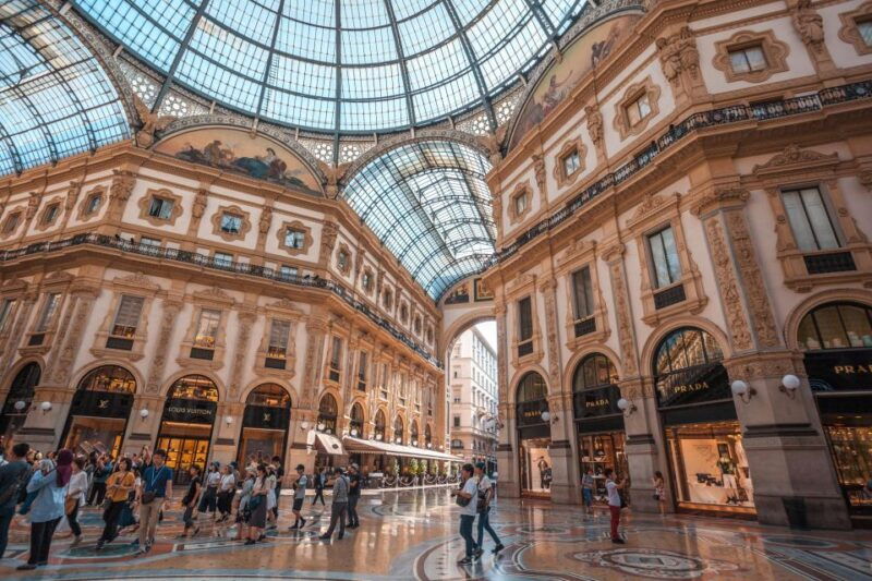 milan-insta-perfect-walk-with-a-local