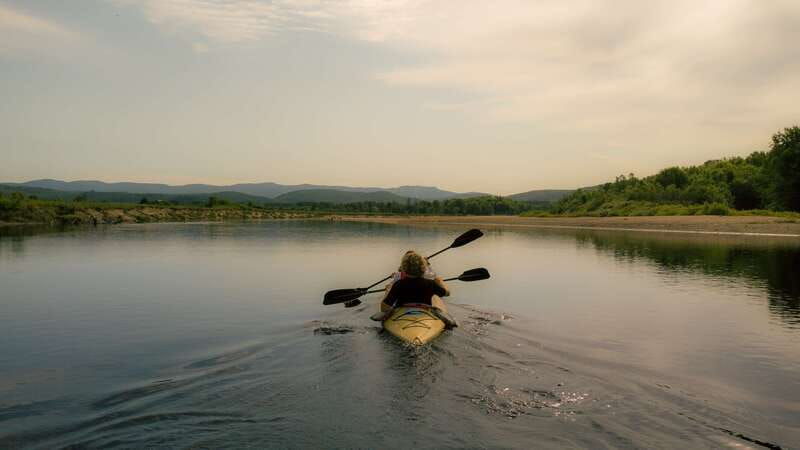 mont-tremblant-self-guided-kayak-paddleboard-on-rouge-river