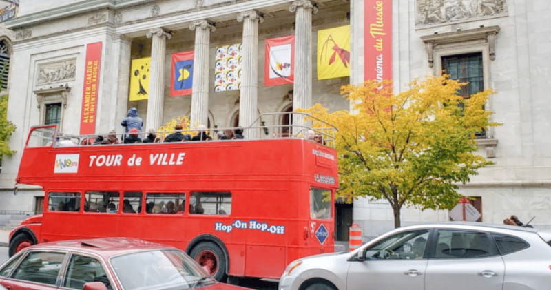 montreal-double-decker-guided-bus-tour-at-night