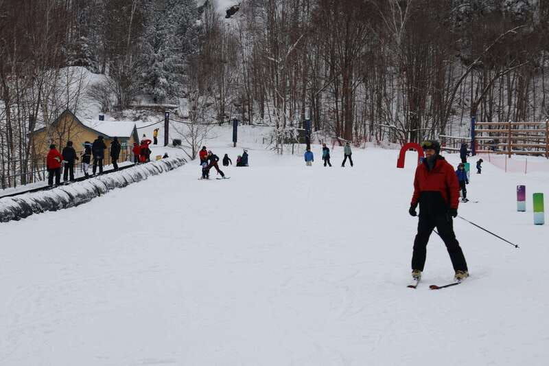 montreal-guided-skiing-or-snowboarding-in-quebec-forests