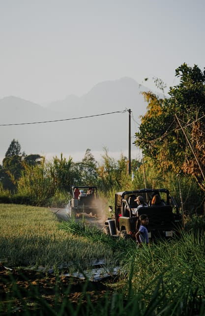 mount-batur-sunrise-jeep-photographer-natural-hot-spring