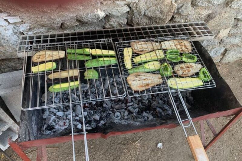 mykonos-barbecue-at-a-mykonian-farm