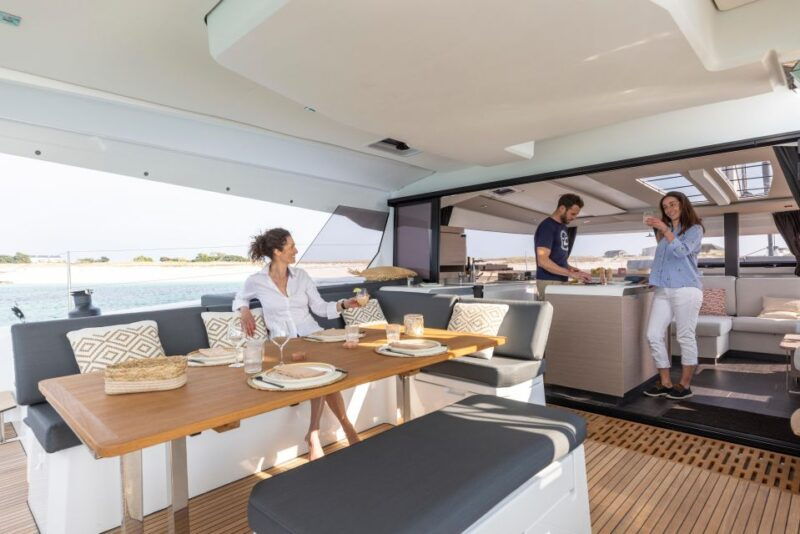 mykonos-catamaran-cruise-with-3-course-meal-and-transfers