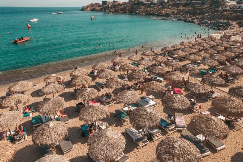 mykonos-super-paradise-beach-with-sunbed-at-thalas-mykonos