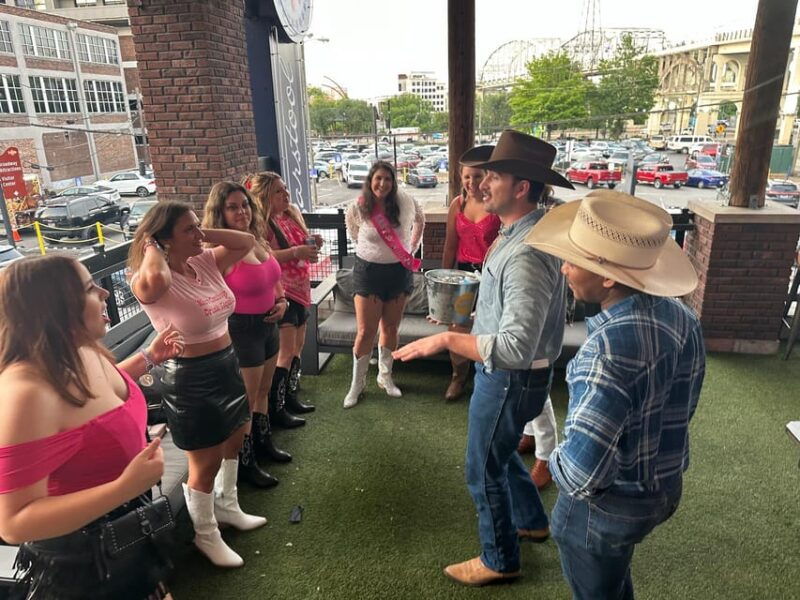 nashville-broadway-boyfriends-bar-crawl