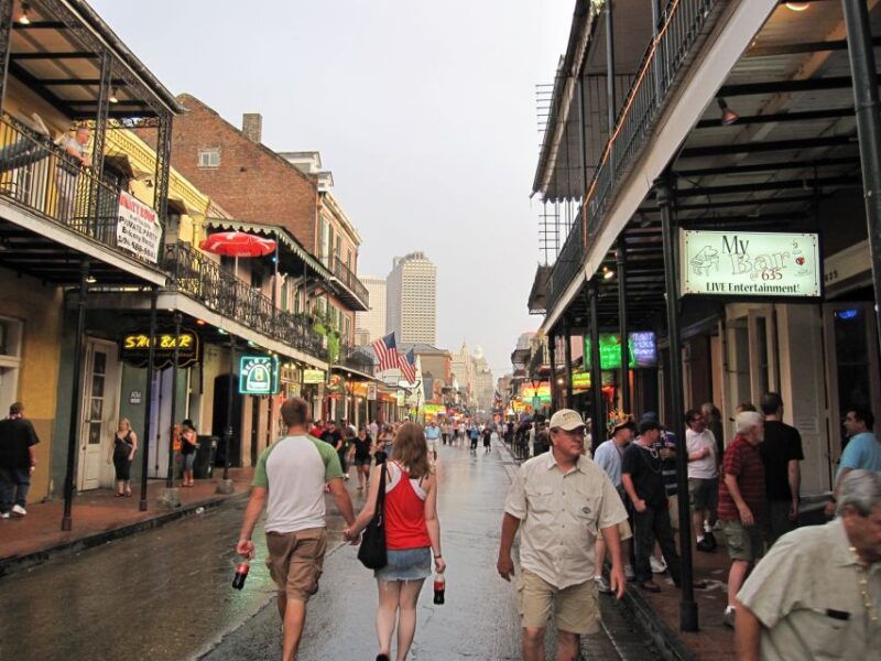 new-orleans-city-cemetery-tour-by-air-conditioned-minibus