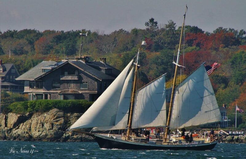 newport-morning-mimosa-sail-aboard-schooner-aquidneck