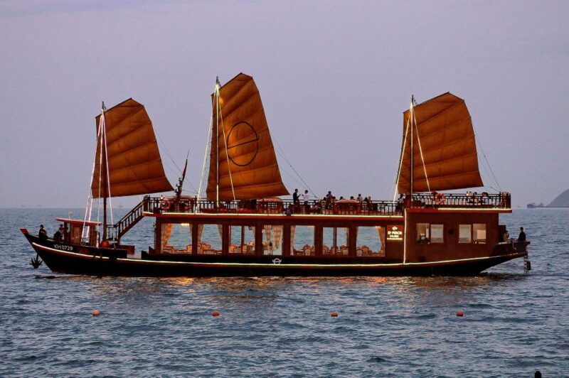 nha-trang-day-cruise-or-sunset-dinner-cruise-on-the-sea