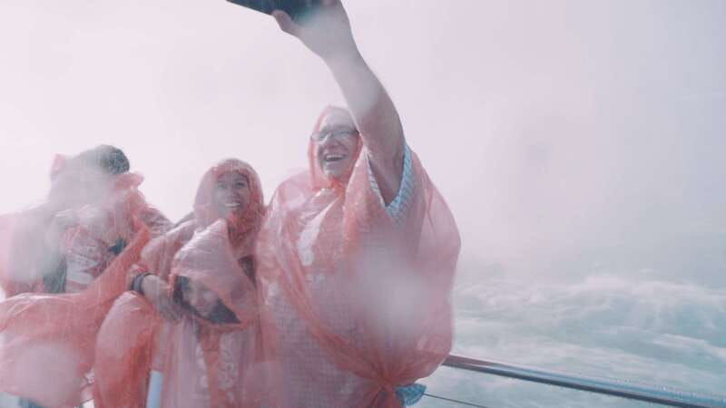 niagara-falls-day-night-tour-with-boat-ride-and-dinner