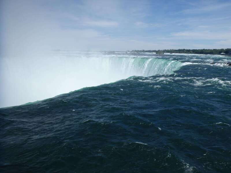 niagara-falls-ontario-day-tour-starting-in-toronto