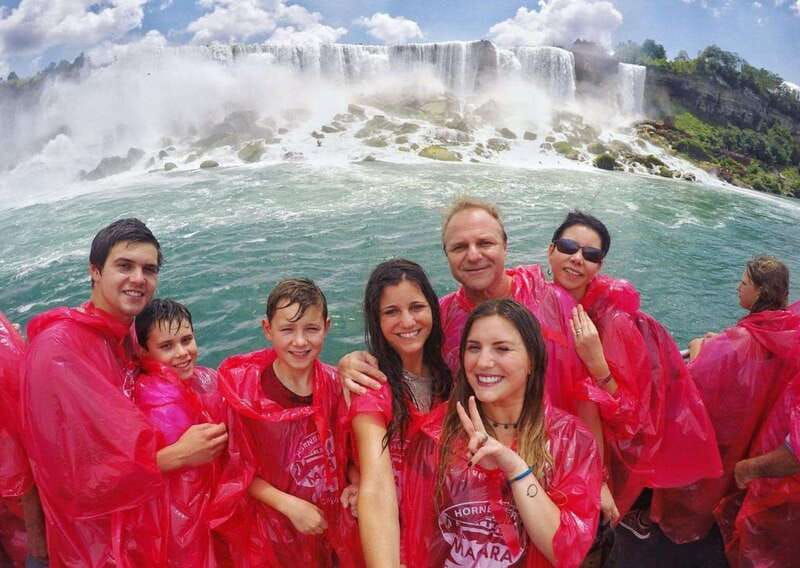 niagara-falls-tour-with-skip-the-line-cruise-wine-tasting-3