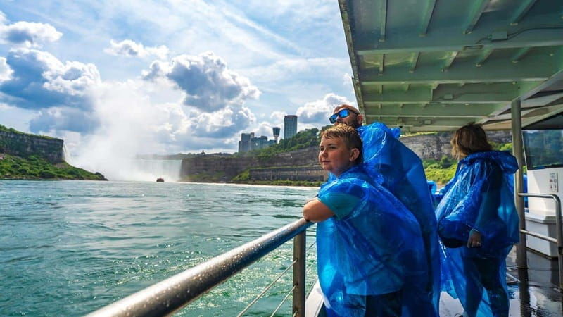 niagara-falls-usa-and-canada-tour-with-boat-cruise-lunch-2