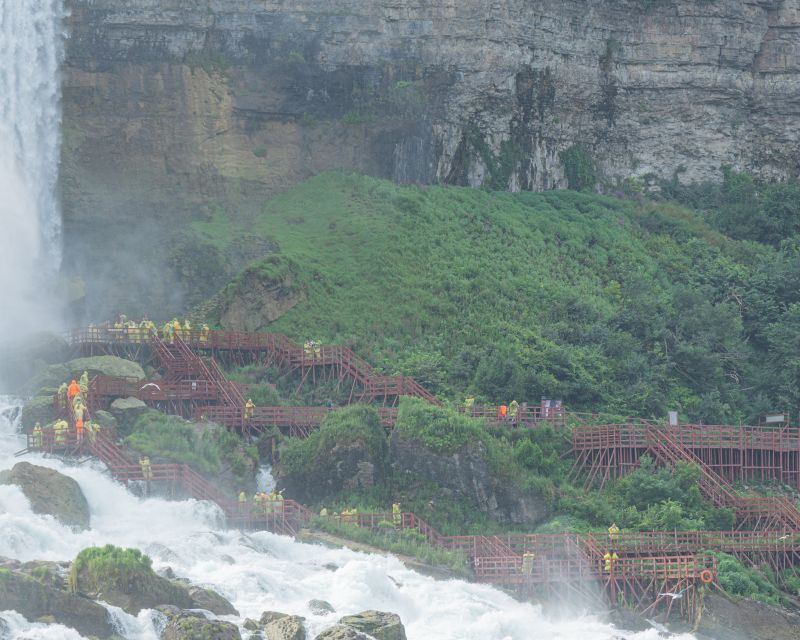 niagara-usa-daredevil-walking-tour-with-cave-of-the-winds