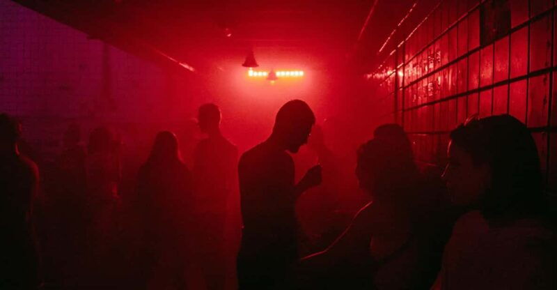 nightclub-entry-at-gdansk-bunkier-with-a-welcome-shot