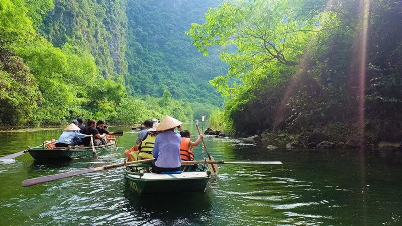 ninh-binh-day-tour-easy-going-with-buffet-lunch-cycling