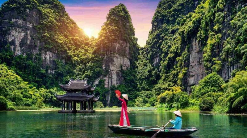 ninh-binh-day-trip-hoa-lu-trang-an-mua-cave