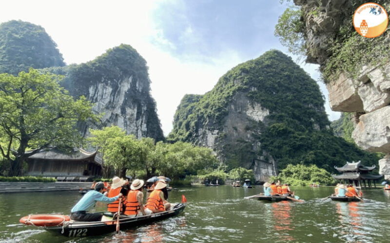 ninh-binh-day-trip-hoa-lumua-caves-thung-nham-bird-valley