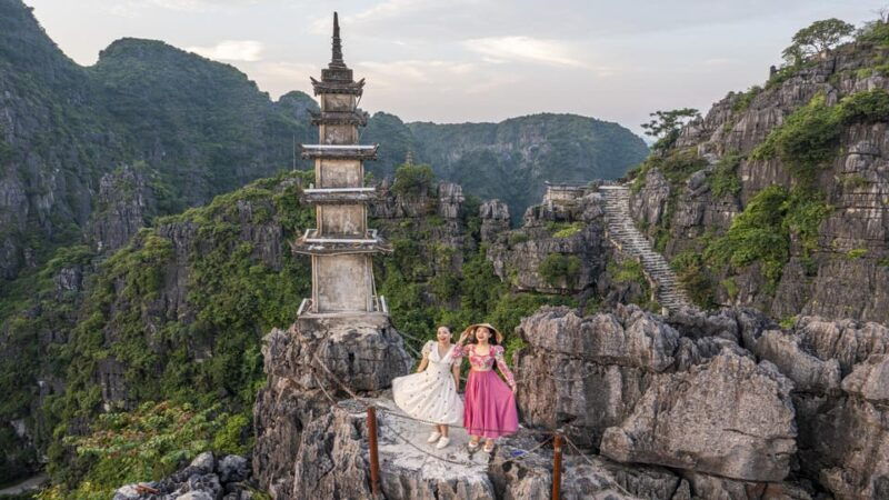 ninh-binh-hoa-lu-tam-coc-hang-mua-on-limousine-and-cycling