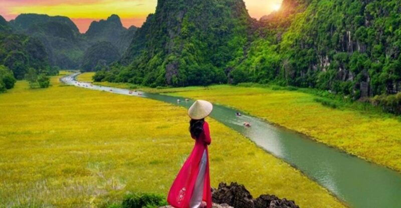 ninh-binh-tour-to-hoa-lu-tam-coc-boat-buffet-cycling