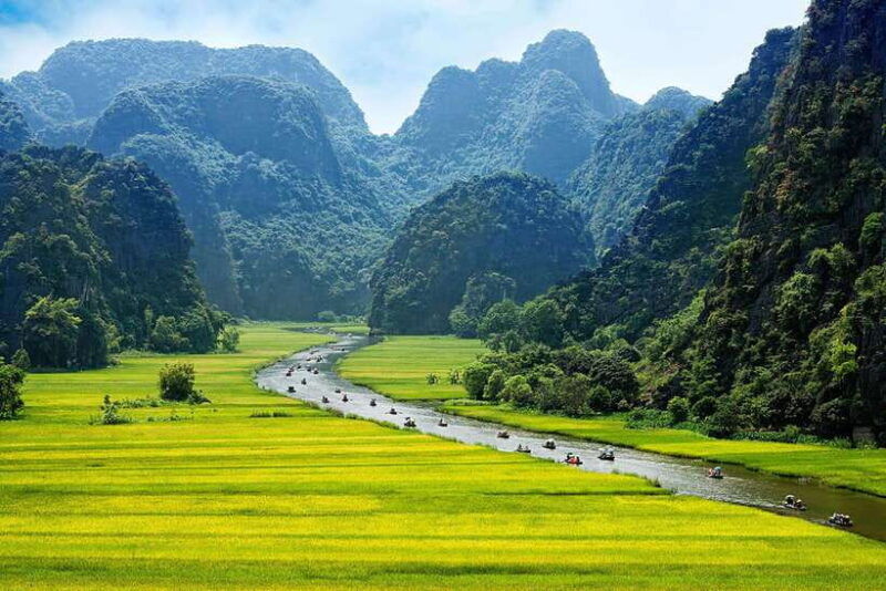 ninhbinh-hoa-lu-trang-an-tam-coc-and-mua-cave-private-tour