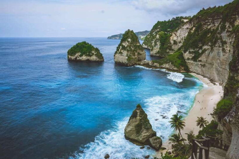 nusa-penida-journey-to-atuh-diamond-beach-tree-house-tour