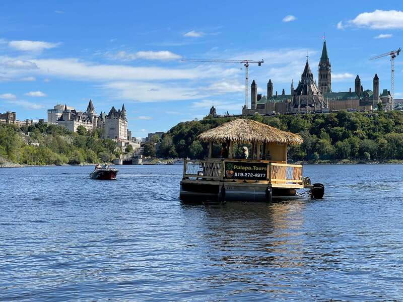 ottawa-floating-tiki-bar-cruise-on-the-ottawa-river
