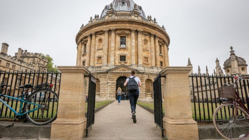 oxford-official-university-walking-tour-with-expert-guide