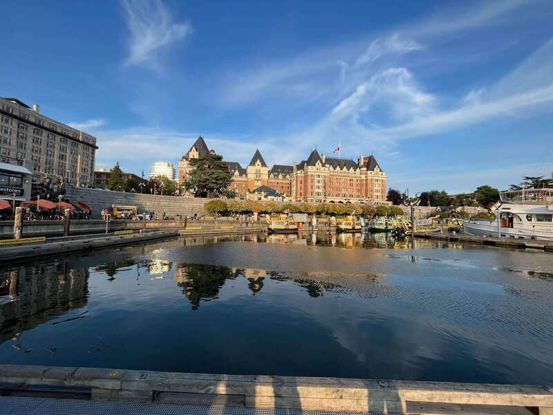 paddle-the-heart-of-downtown-victoria