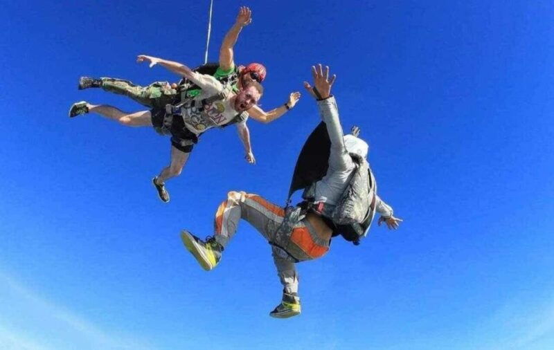 pattaya-skydiving-with-an-ocean-view