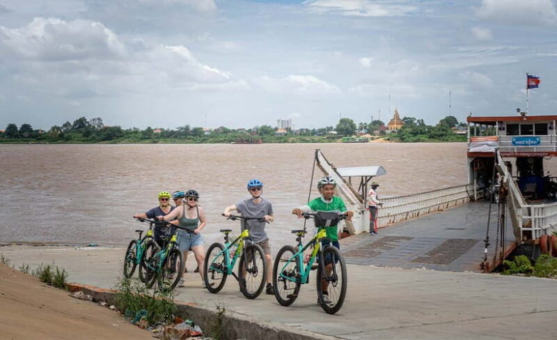 phnom-penh-silk-islands-half-day-bike-tour