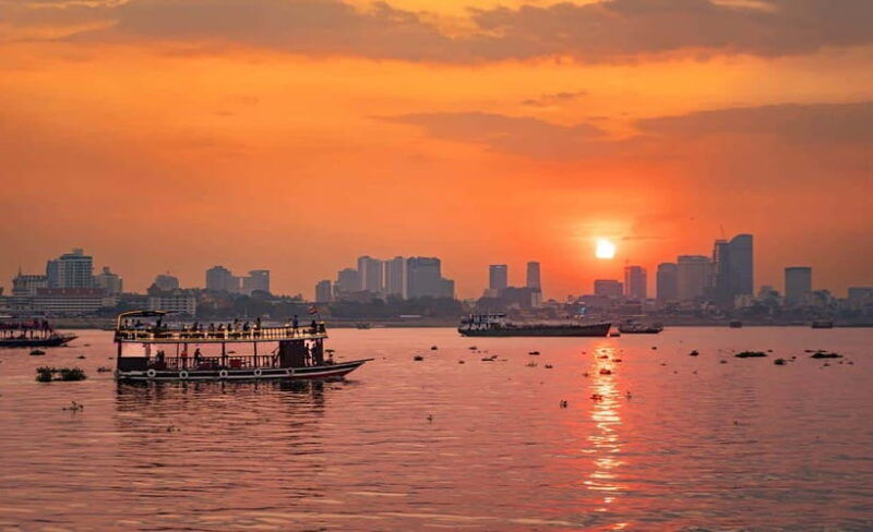 phnom-penh-sunset-cruise-evening-city-tour-by-tuk-tuk