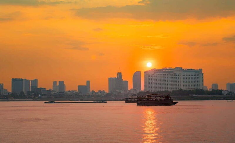 phnom-penh-sunset-cruise-evening-city-tour-vespa-adventure