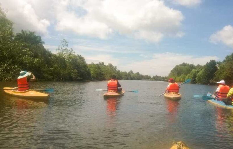 phu-quoc-kayaking-with-starfish-beach-and-bee-farm-tour