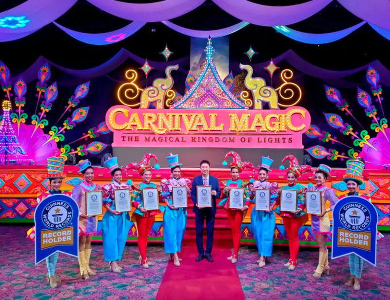 phuket-carnival-magic-show-buffet-dinner