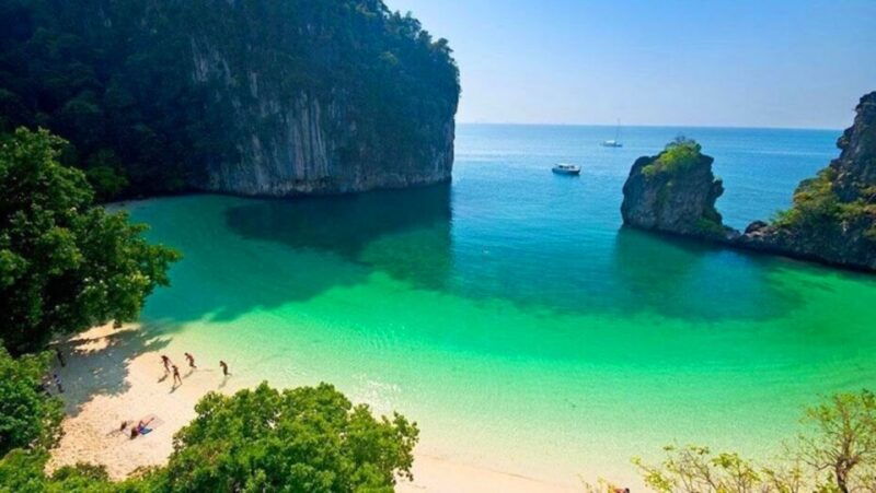 phuket-private-hong-island-speedboat-charter-tour