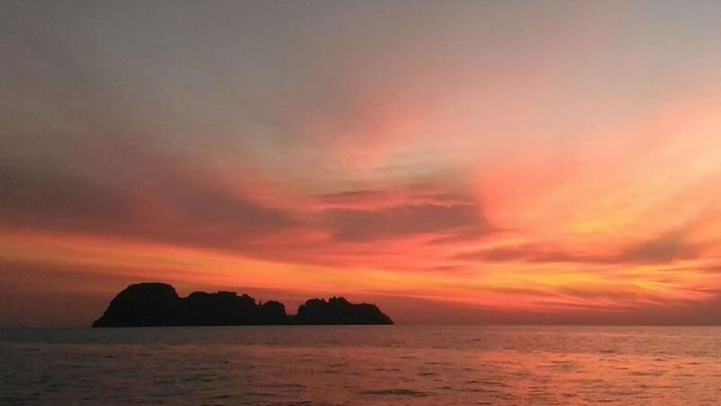 phuket-to-phi-phi-full-day-luxury-speed-boat-charter