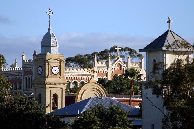 Pinnacles Desert & New Norcia Day Tour from Perth - Transportation & Group Experience