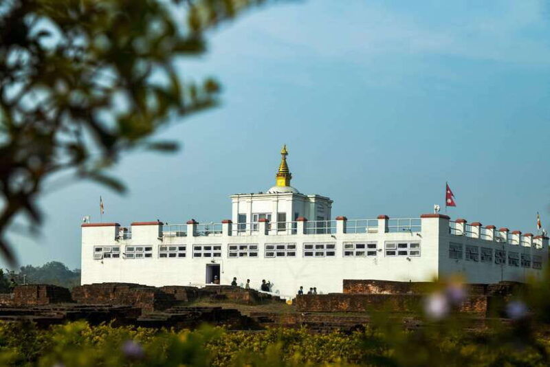 pokhara-5-day-chitwan-wildlife-lumbini-pilgrimage-tour