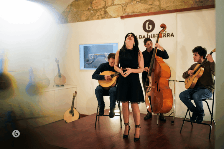 porto-fado-the-oldest-concert-in-town-with-port-wine