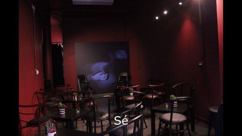 porto-live-fado-show-with-glass-of-port-wine