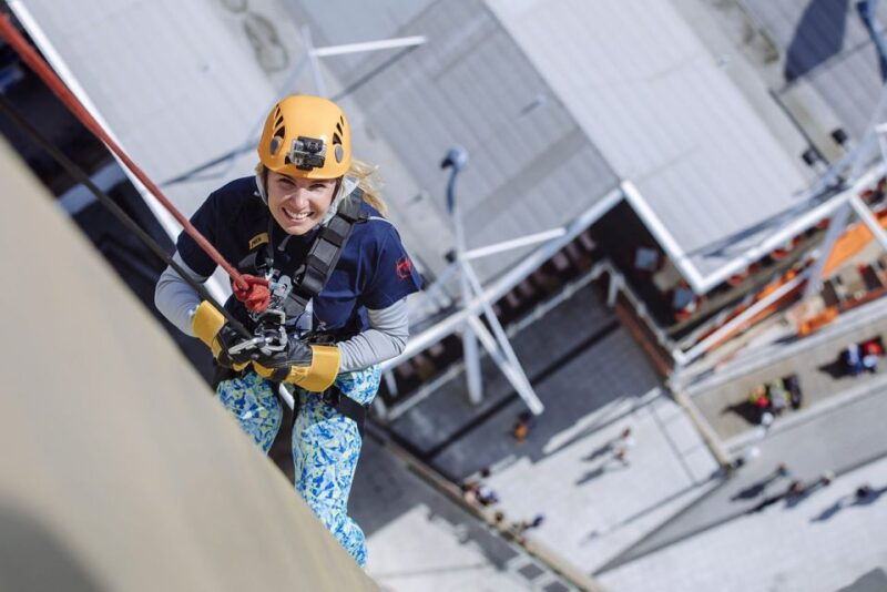 portsmouth-spinnaker-tower-abseiling-experience
