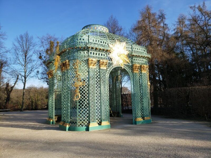 potsdam-private-bus-tour-with-park-walk-to-sanssouci-palace