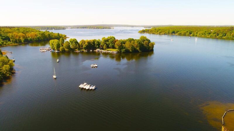 potsdam-yacht-cruise-lakes-of-berlin-castles-nature