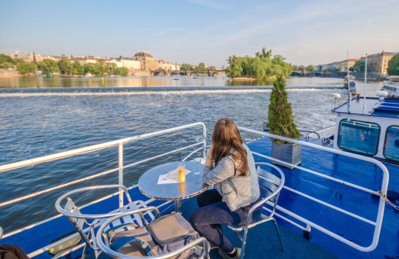 prague-panoramic-vltava-river-cruise