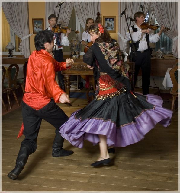 prague-traditional-folklore-evening-with-dinner-music