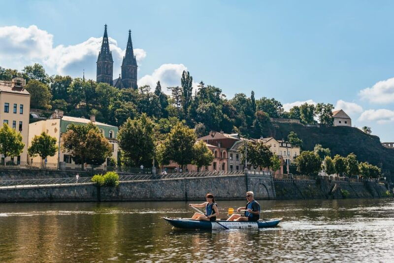 prague-vltava-river-guided-canoeing-tour