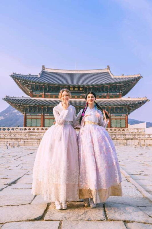premium-hanbok-experience-at-hanboknam-gyeongbokgung